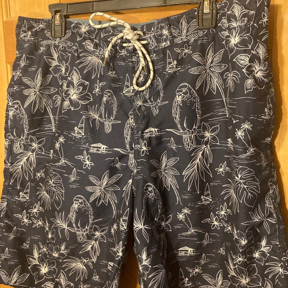 Goodfellow&Co. Men’s Board Shorts - Picture 3 of 7